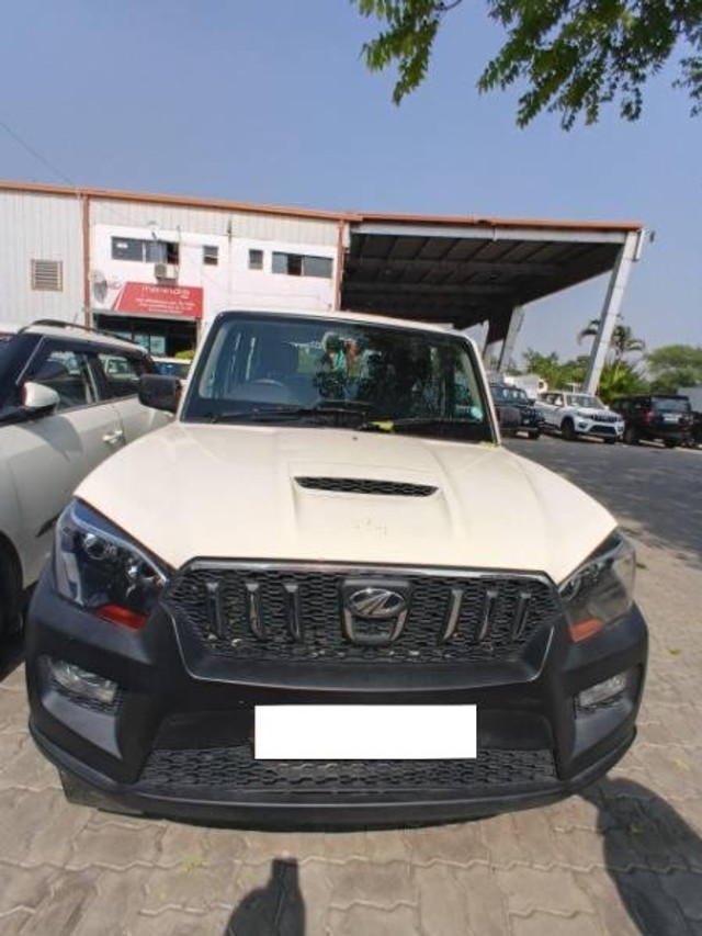 Second-hand 2017 Mahindra Scorpio S4 Plus for sale in Unnao-0