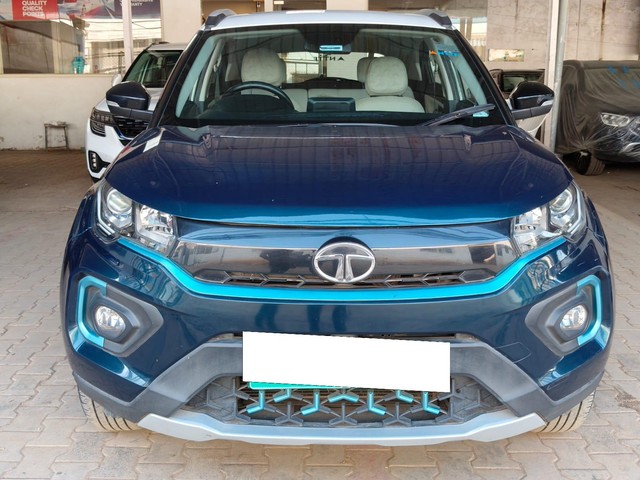 Tata Nexon EV XZ Plus LUX - Photo 2