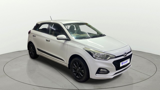 Second-hand 2018 Hyundai i20 1.2 Asta for sale in Surat-0