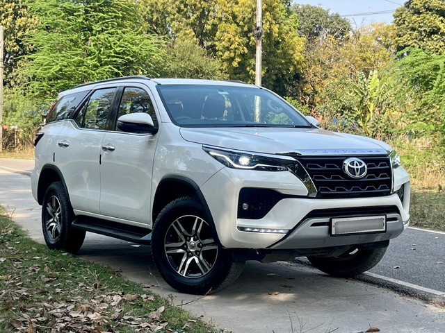 Second-hand 2018 Toyota Fortuner 2.8 2WD AT BSIV for sale in New Delhi-0