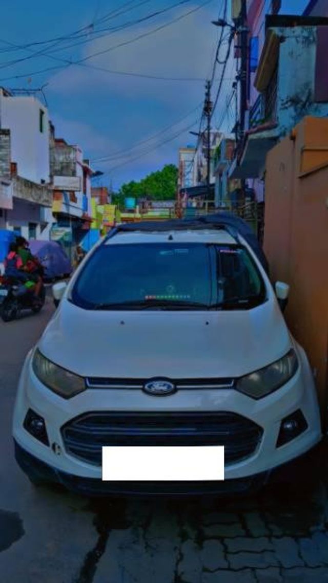 Second-hand 2014 Ford Ecosport 1.5 DV5 MT Titanium Optional for sale in Lucknow