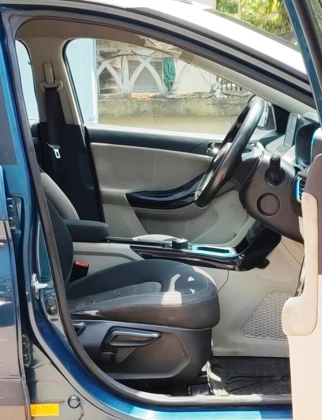Tata Nexon EV XZ Plus - Photo 9