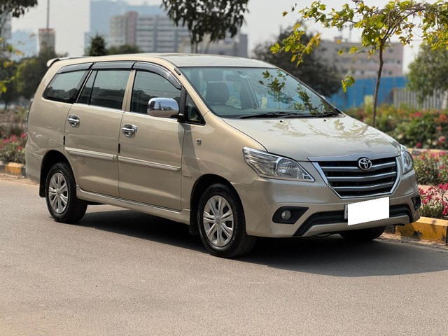 Second-hand 2013 Toyota Innova 2.5 G (Diesel) 8 Seater for sale in Hyderabad-0