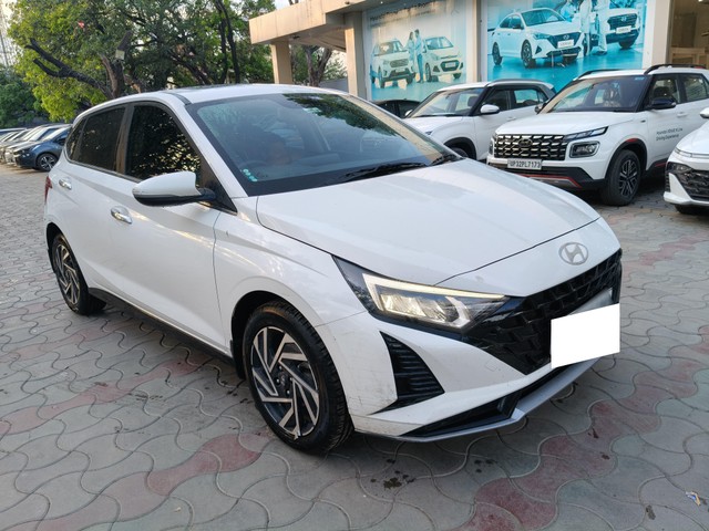 Second-hand 2025 Hyundai i20 Asta for sale in Lucknow-0