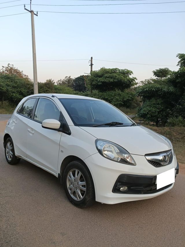 Second-hand 2013 Honda Brio V AT  for sale in Hyderabad