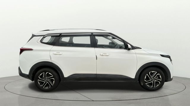 Second-hand 2023 Kia Carens Prestige Plus iMT for sale in New Delhi