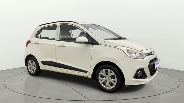 Second-hand 2015 Hyundai Grand i10 Sportz for sale in Noida-0