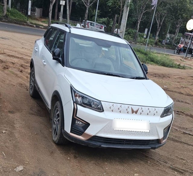 Mahindra XUV400 EV EL Pro DT 394 kWh - Photo 2