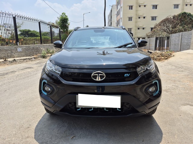 Tata Nexon EV XZ Plus LUX - Photo 7