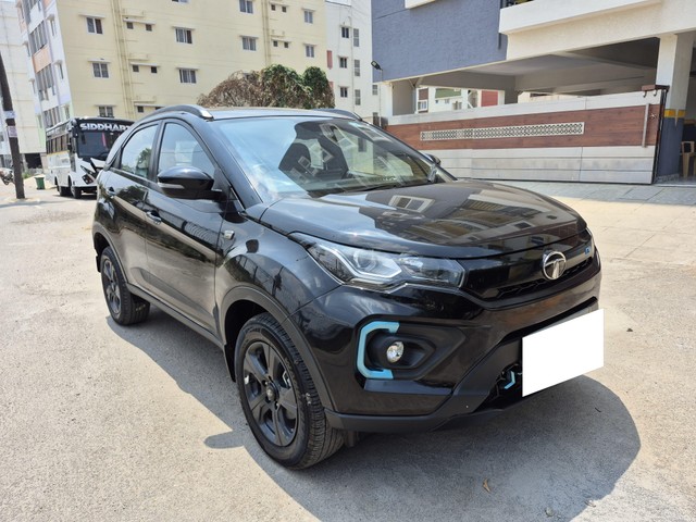 Tata Nexon EV XZ Plus LUX - Photo 2