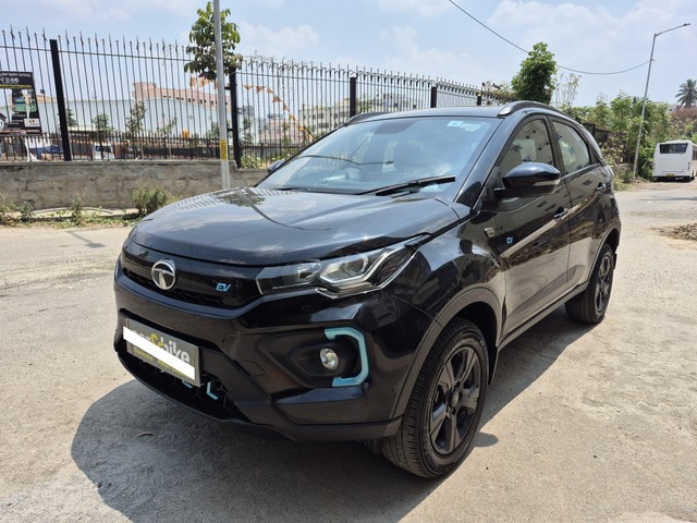 Tata Nexon EV XZ Plus LUX - Photo 6