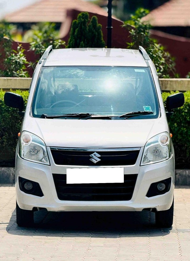 Second-hand 2015 Maruti Suzuki Wagon R LXI CNG for sale in Surat-0