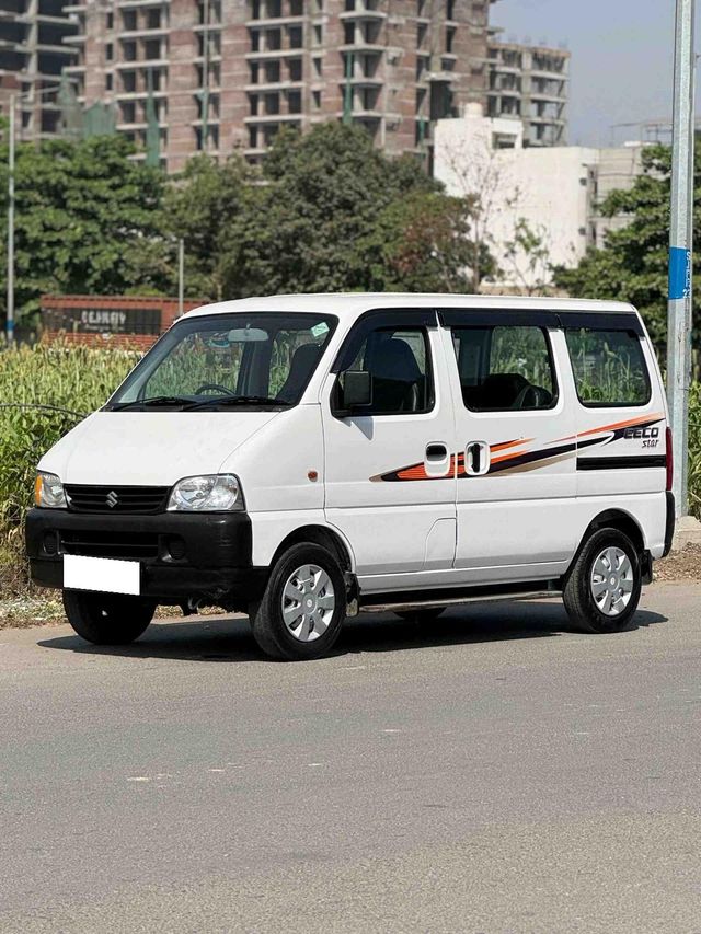 Second-hand 2018 Maruti Suzuki Eeco 5 Seater AC BSIV for sale in Surat
