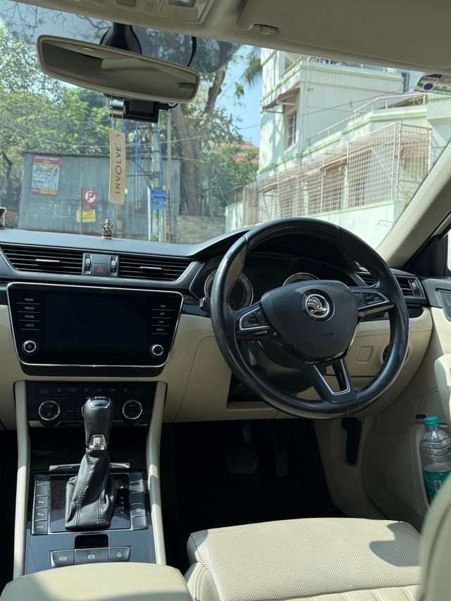Second-hand 2018 Skoda Superb LK 2.0 TDI AT for sale in Bangalore-10