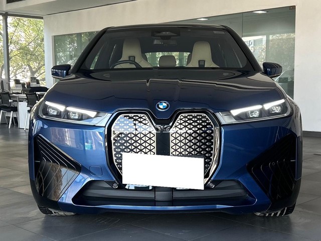 BMW iX xDrive50 - Photo 8