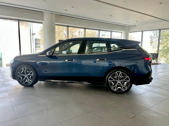 BMW iX xDrive50 - Photo 6