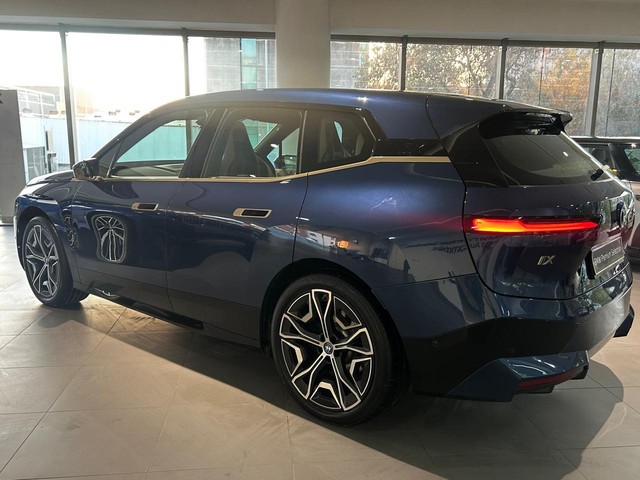 BMW iX xDrive50 - Photo 5