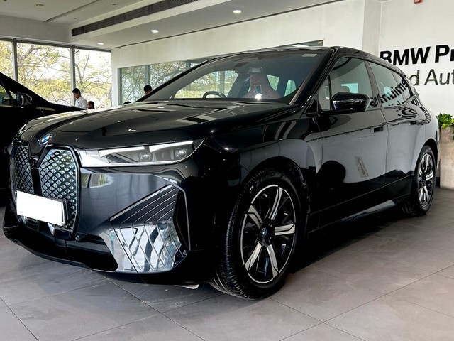 BMW iX xDrive40 - Photo 2