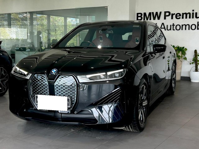 BMW iX xDrive40 - Photo 5