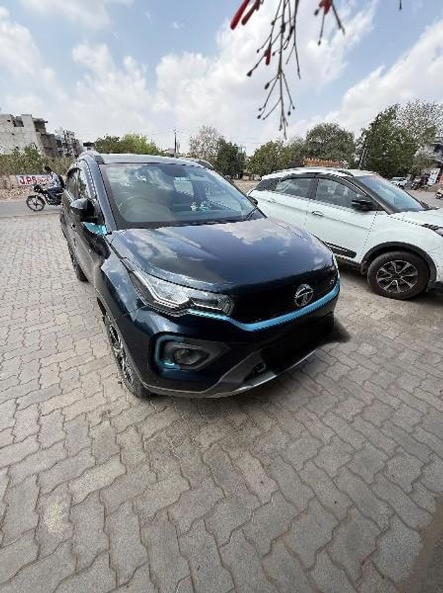 Tata Nexon EV XZ Plus Lux FC - Photo 4