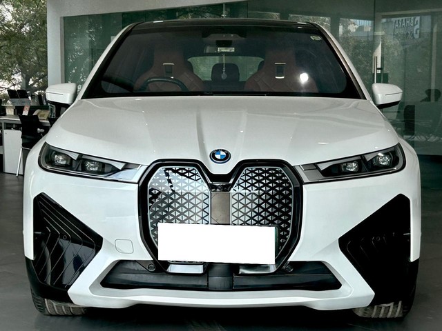 BMW iX xDrive40 - Photo 7