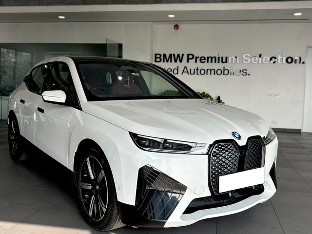 BMW iX xDrive40 - Photo 2