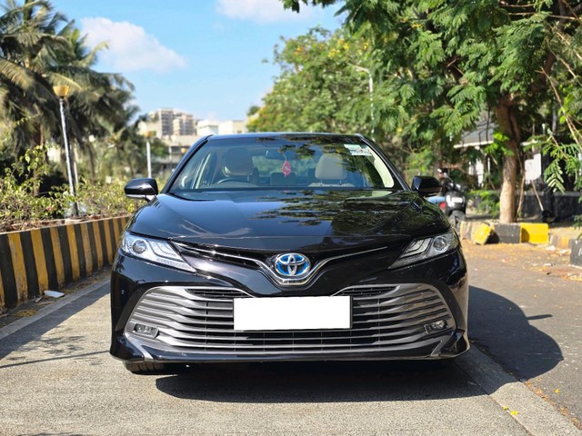 Second-hand 2019 Toyota Camry Hybrid 2.5 for sale in Mumbai-0