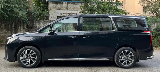 MG M9 Presidential Limo - Photo 6