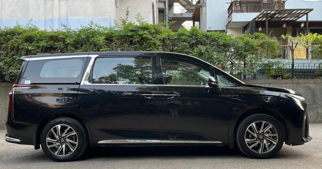 MG M9 Presidential Limo - Photo 4