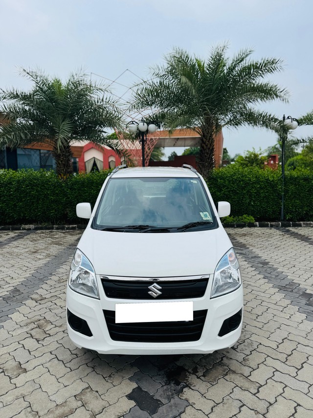 Second-hand 2018 Maruti Suzuki Wagon R AMT VXI for sale in Surat-0