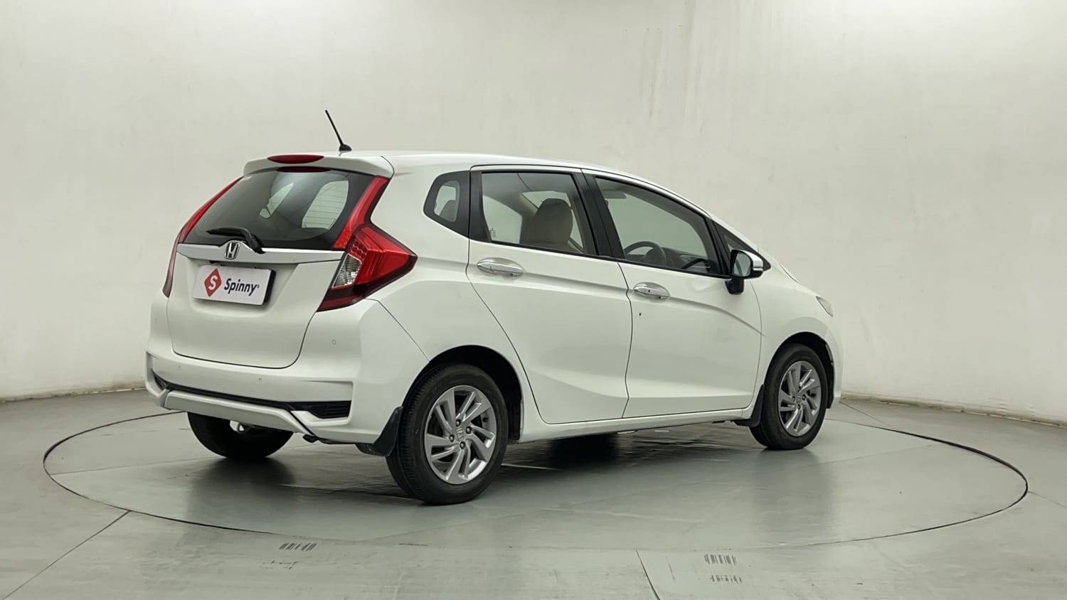 Buy Used Honda Jazz ZX of 2021 model @ 7,17,000 INR in Mumbai