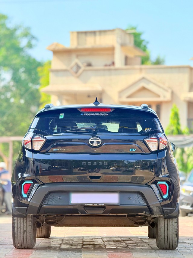 Tata Nexon EV XZ Plus - Photo 3