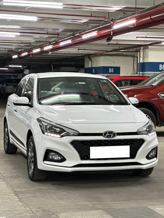 Second-hand 2019 Hyundai i20 Petrol Asta Option for sale in Mumbai-0