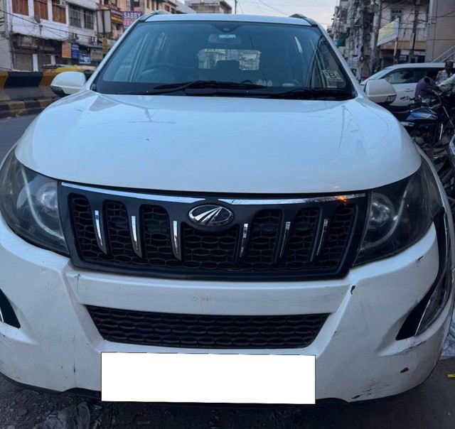 Second-hand 2016 Mahindra XUV500 AT W10 FWD for sale in New Delhi-0