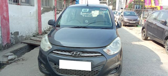 Hyundai i10 Sportz Second-hand 2012 Hyundai i10 Sportz for sale in Noida