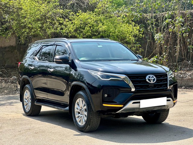 Second-hand 2024 Toyota Fortuner 4X4 Diesel AT for sale in New Delhi-0