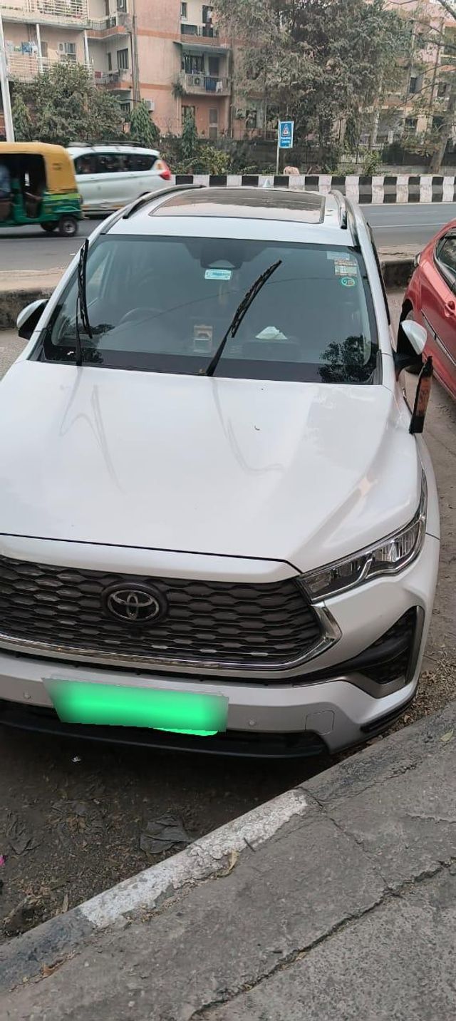Second-hand 2024 Toyota Innova Hycross ZX(O) Hybrid for sale in Gautam Buddha Nagar