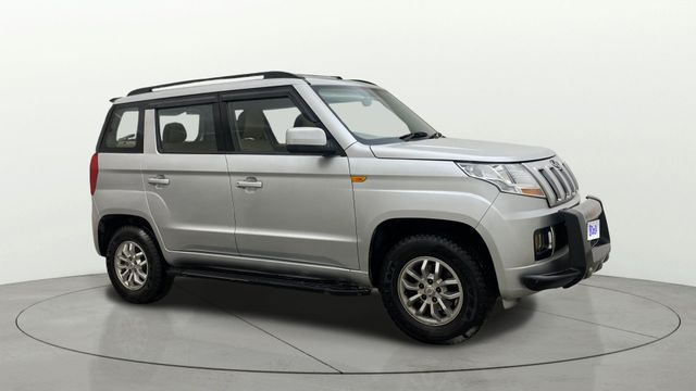 Mahindra TUV 300 T8 Second-hand 2017 Mahindra TUV 300 T8 for sale in Hyderabad