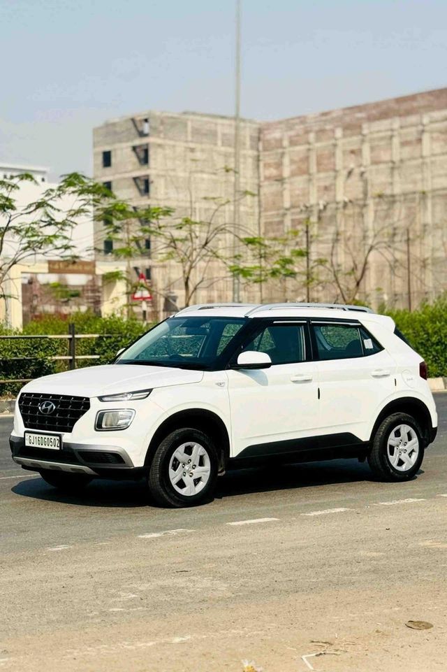 Second-hand 2022 Hyundai Venue S BSVI for sale in Surat