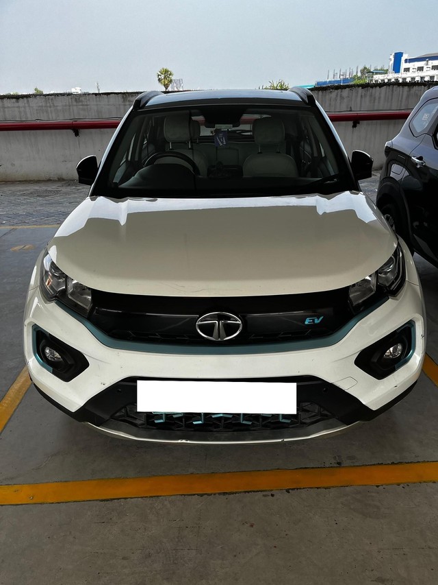 Tata Nexon EV XZ Plus LUX - Photo 9