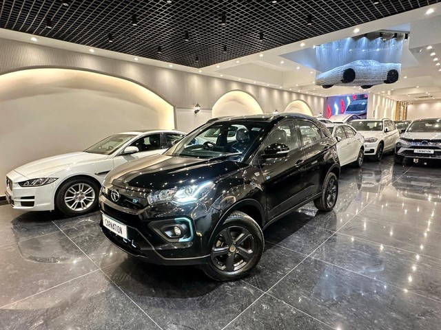 Tata Nexon EV XZ Plus Dark Edition - Photo 5