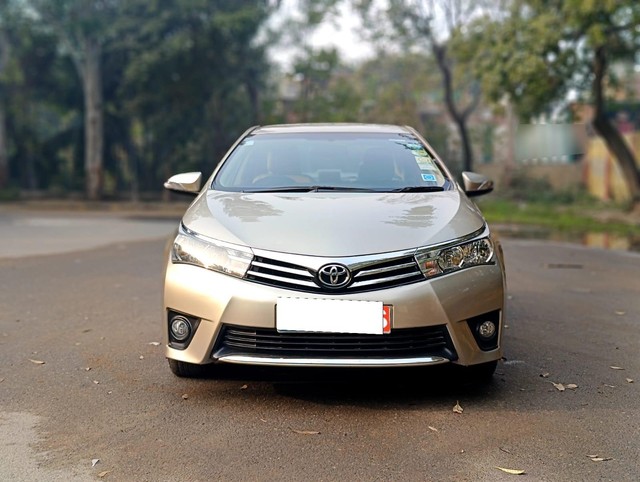 Second-hand 2015 Toyota Corolla Altis G MT for sale in New Delhi-0