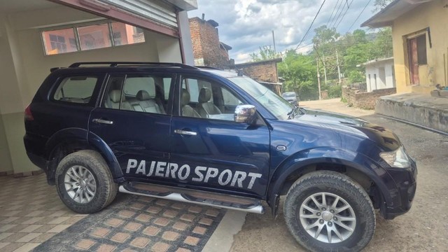 Second-hand 2015 Mitsubishi Pajero Sport 4X2 AT for sale in Mandi-0