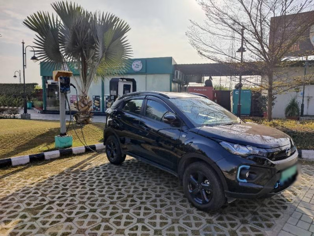 Tata Nexon EV XZ Plus Lux Dark Edition - Photo 4