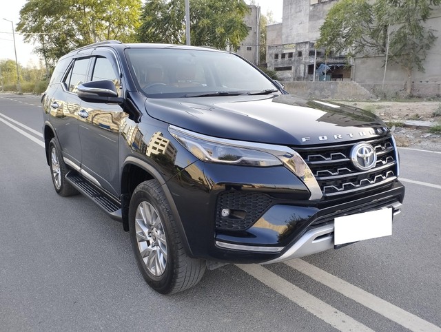 Second-hand 2022 Toyota Fortuner 4X4 Diesel AT BSVI for sale in New Delhi-0