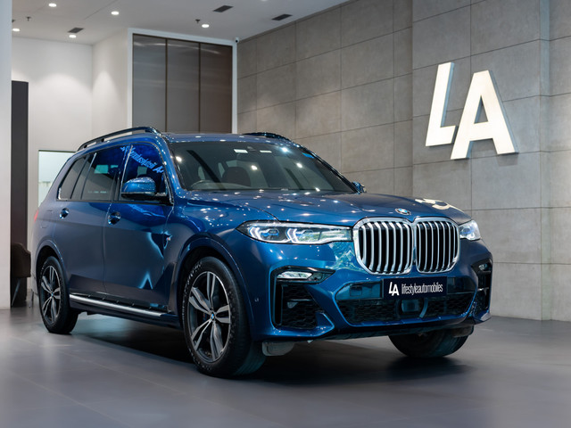 Second-hand 2022 BMW X7 xDrive 40i M Sport for sale in Kolkata-0