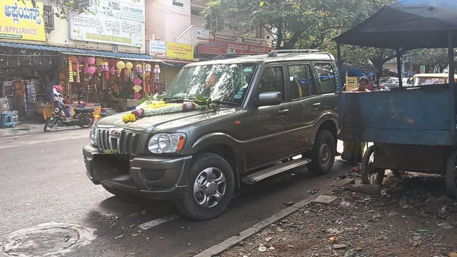 Second-hand 2010 Mahindra Scorpio EX for sale in Bangalore-0