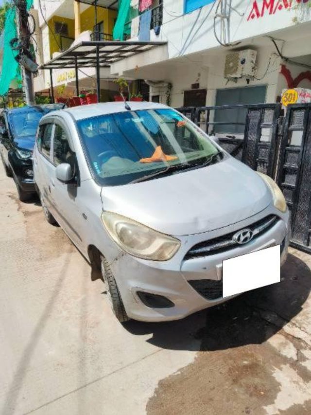 Hyundai i10 Magna Second-hand 2012 Hyundai i10 Magna for sale in Indore