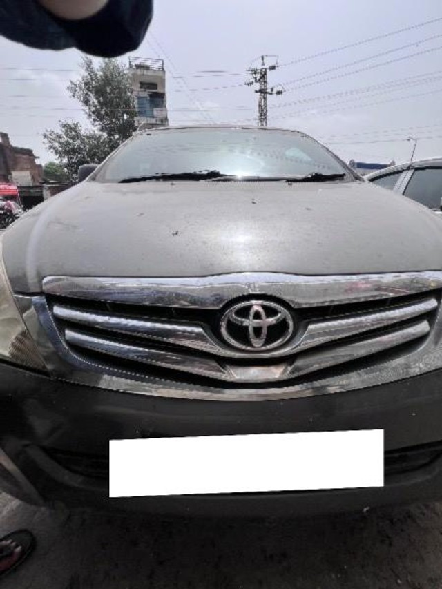 Second-hand 2011 Toyota Innova 2.5 E for sale in Sumerpur-0