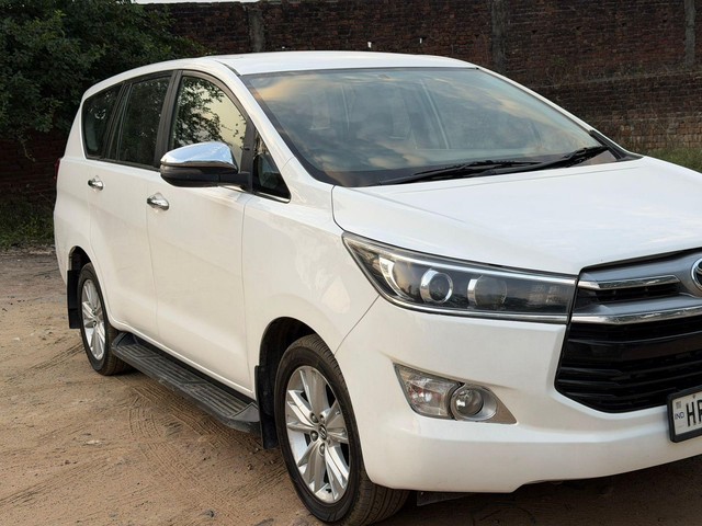 Second-hand 2017 Toyota Innova Crysta 2.8 GX AT BSIV for sale in Sambhal-0